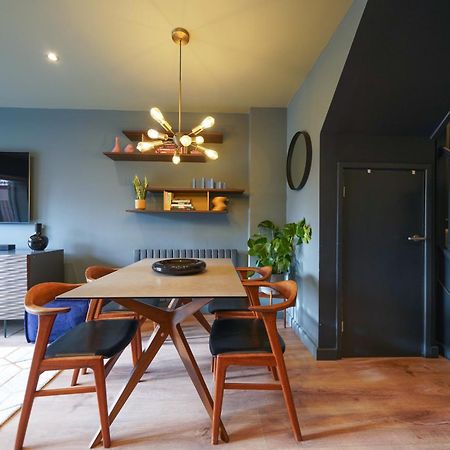 شقة Castle Townhouse Kenilworth - Private Parking - 24 Hr Gym Access - Town Centre الغرفة الصورة
