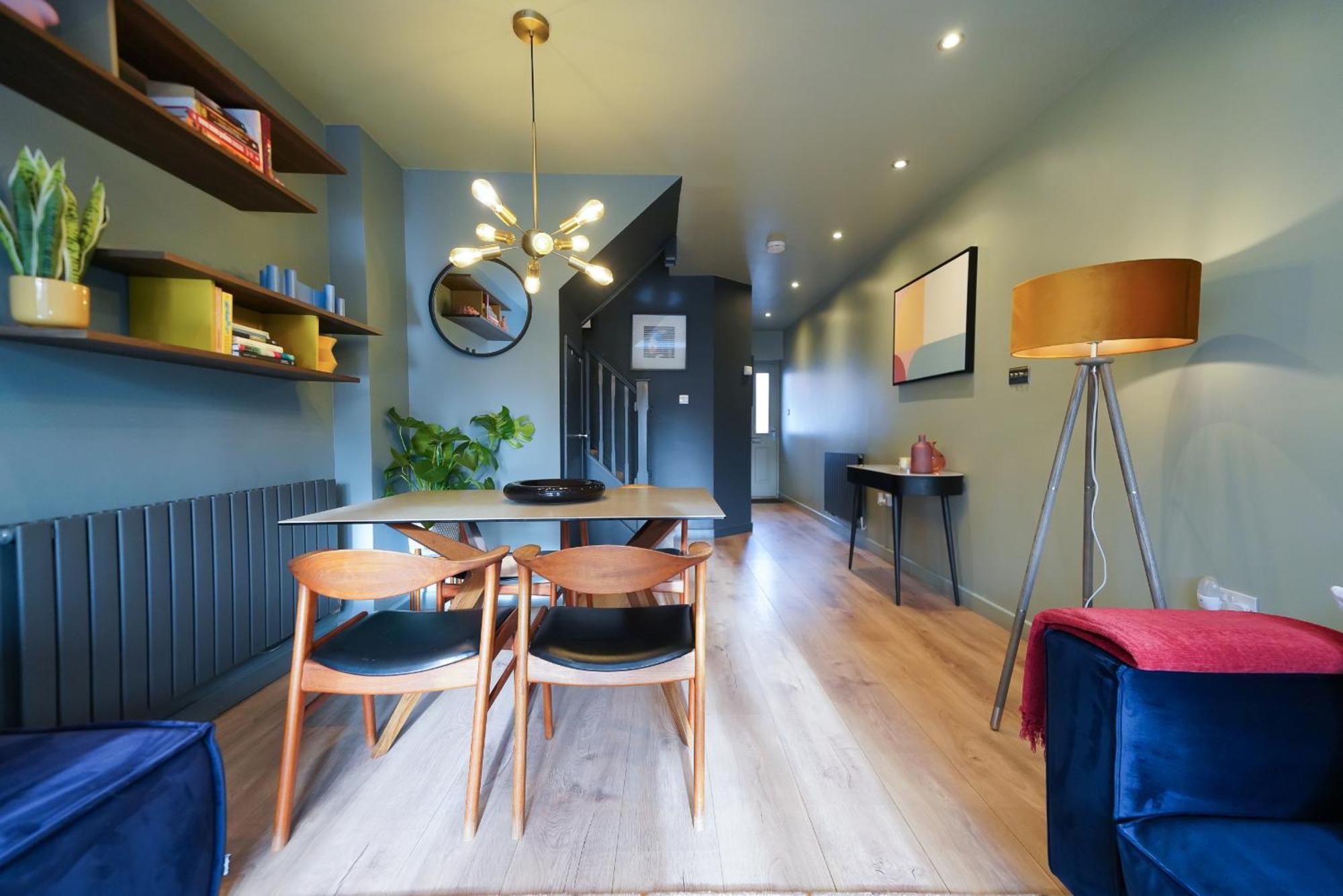 شقة Castle Townhouse Kenilworth - Private Parking - 24 Hr Gym Access - Town Centre الغرفة الصورة